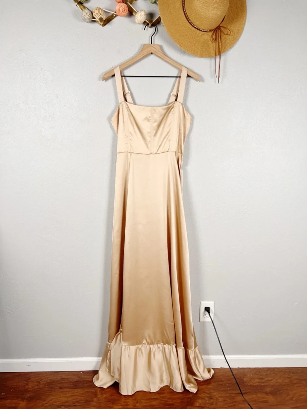 NWT Show Me Your MuMu Clarissa Corset Maxi Dress in Champagne Luxe Satin Large - Picture 2 of 9